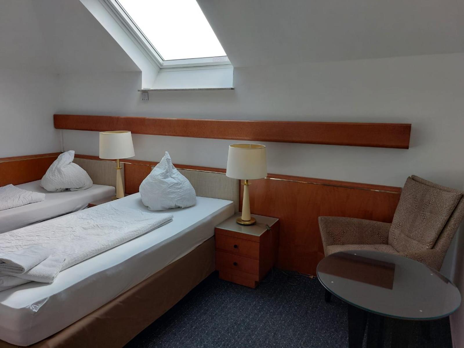 Gaestezimmer Gasthof Becker Hotel Wulfrath Exterior photo